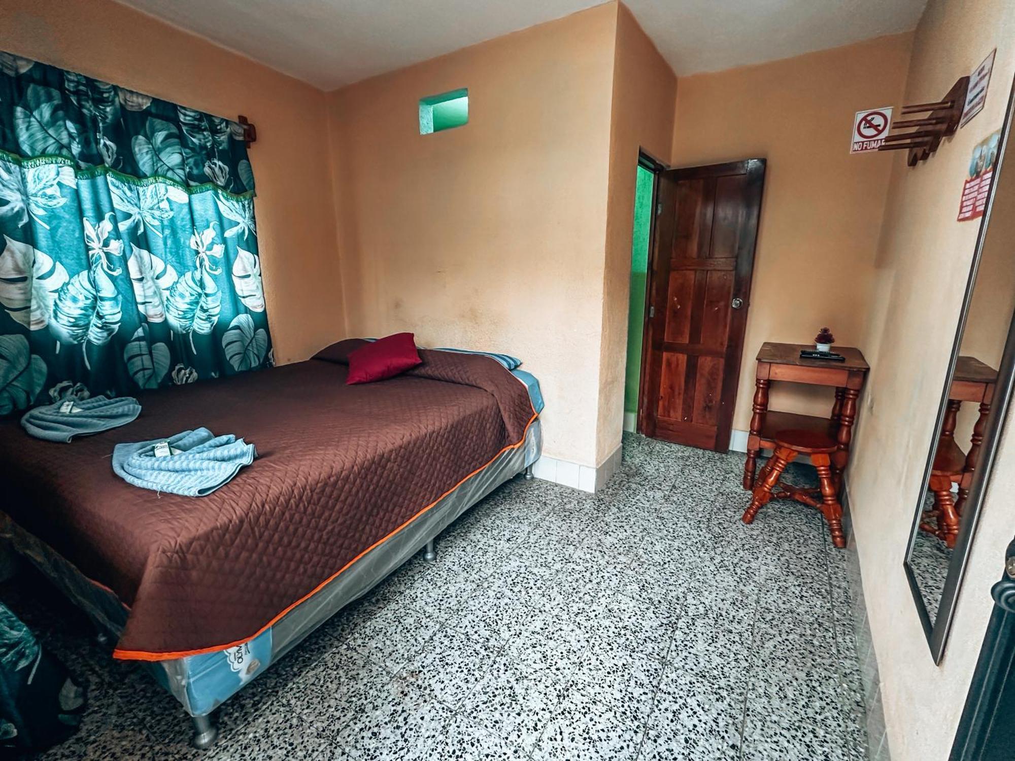 Hostal Sweet Dreams Panajachel Exterior foto